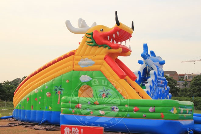 织金充气大滑梯
